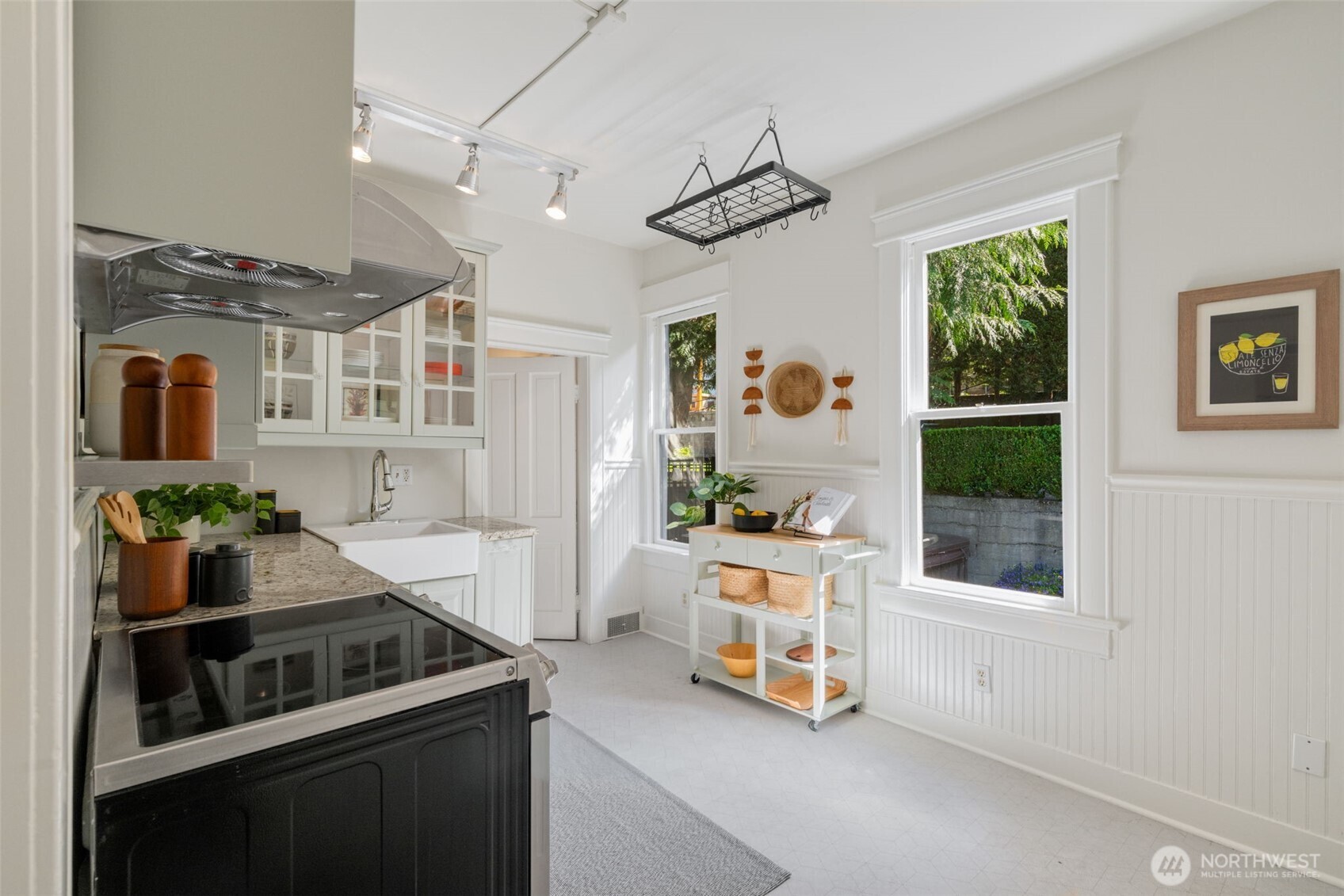 2516 3rd Avenue W, Seattle, WA 98119