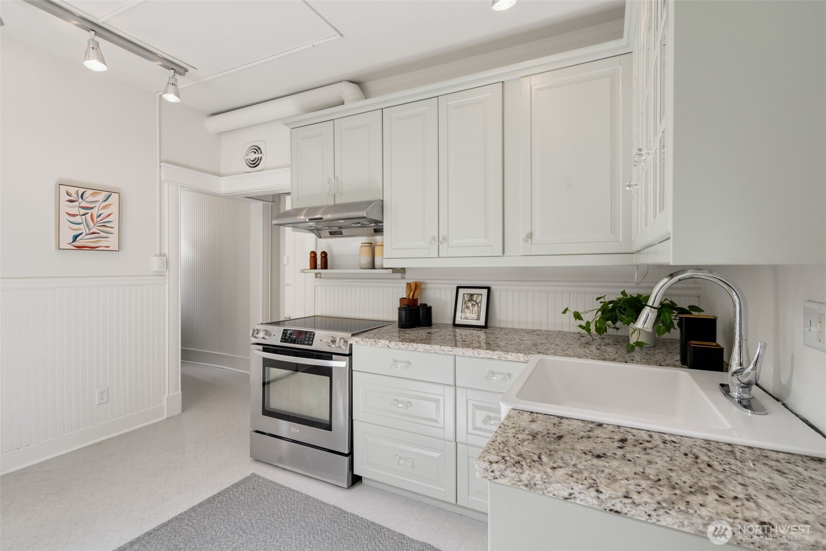 2516 3rd Avenue W, Seattle, WA 98119