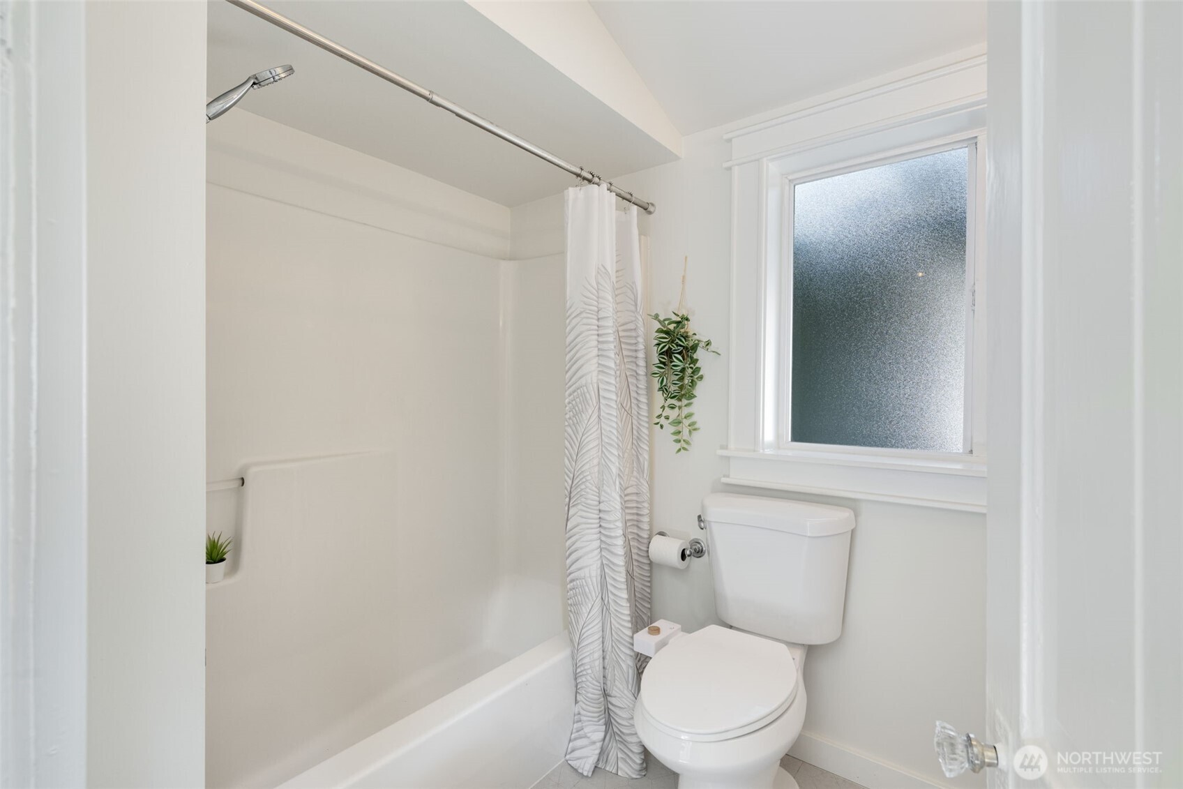 2516 3rd Avenue W, Seattle, WA 98119