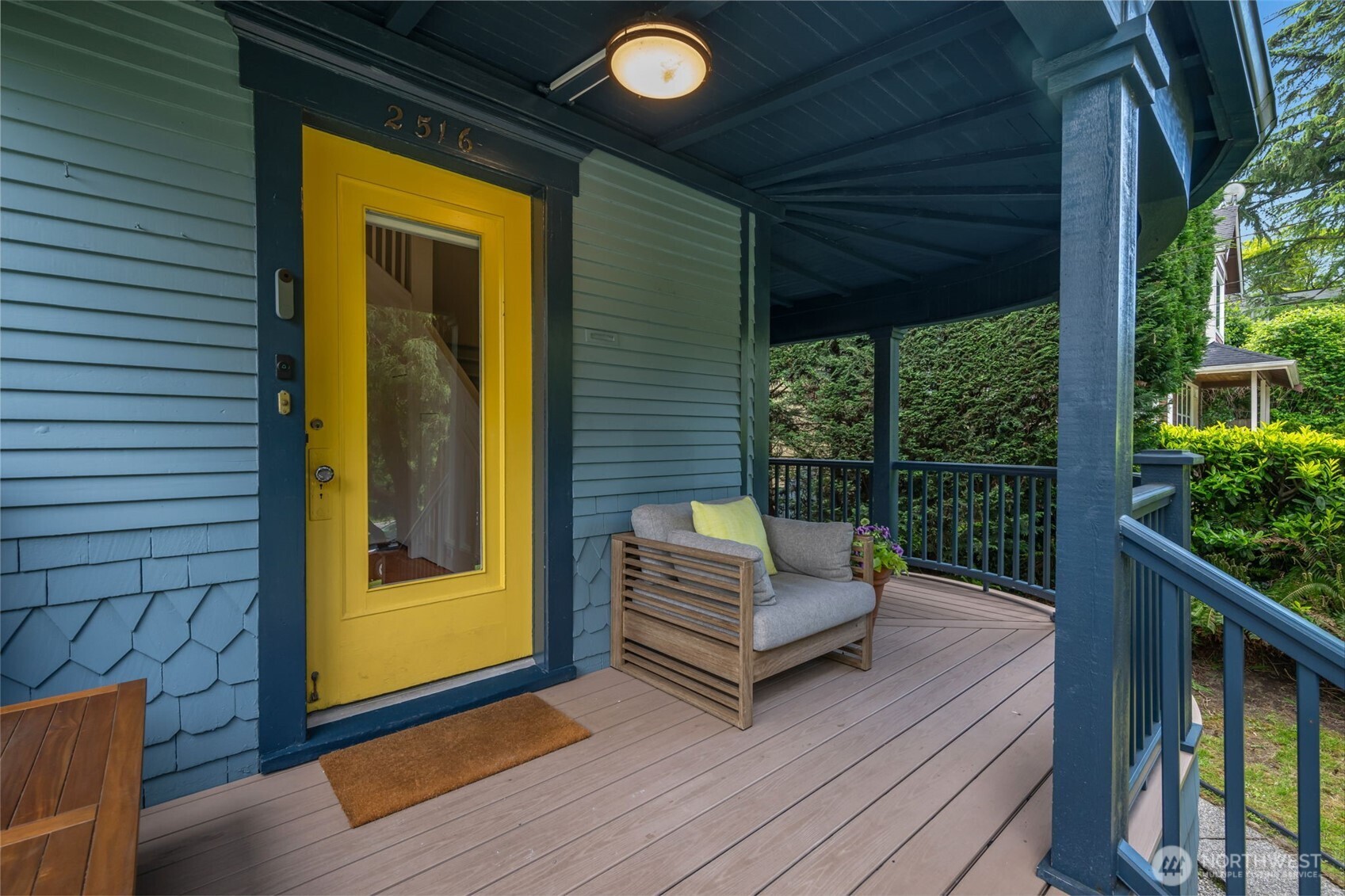 2516 3rd Avenue W, Seattle, WA 98119