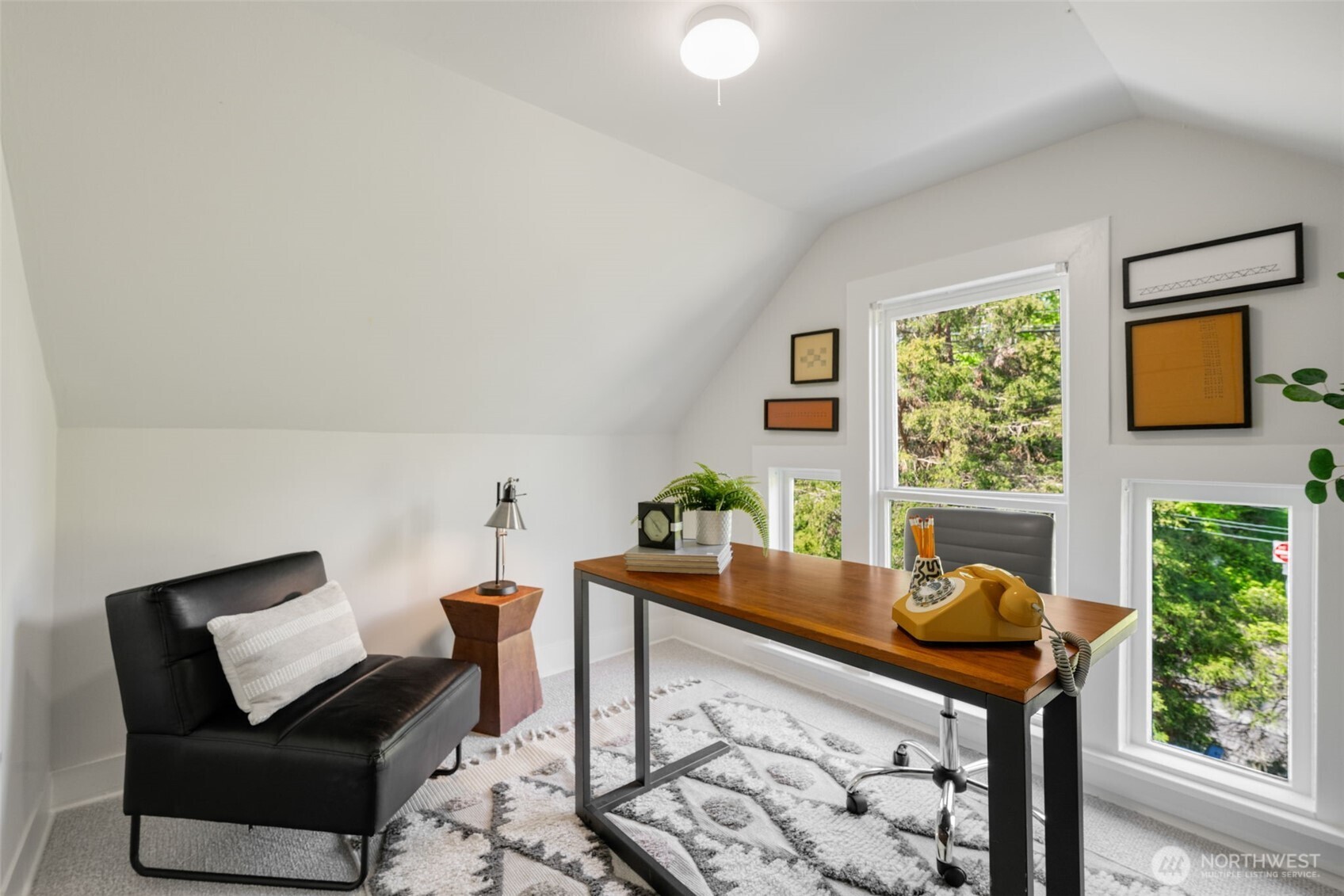 2516 3rd Avenue W, Seattle, WA 98119