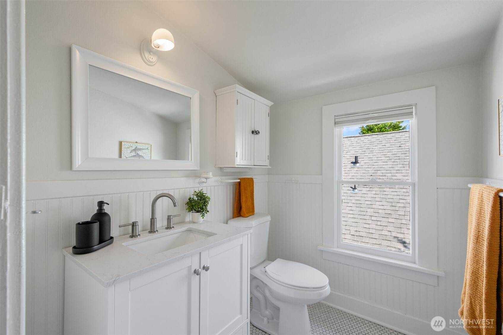 2516 3rd Avenue W, Seattle, WA 98119