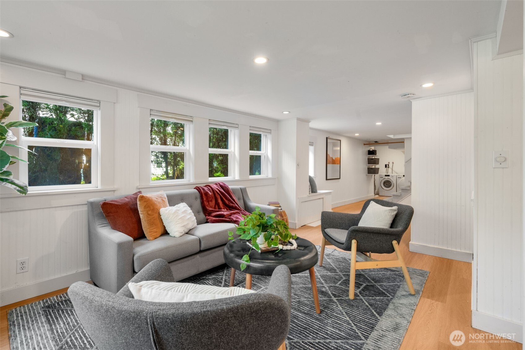2516 3rd Avenue W, Seattle, WA 98119