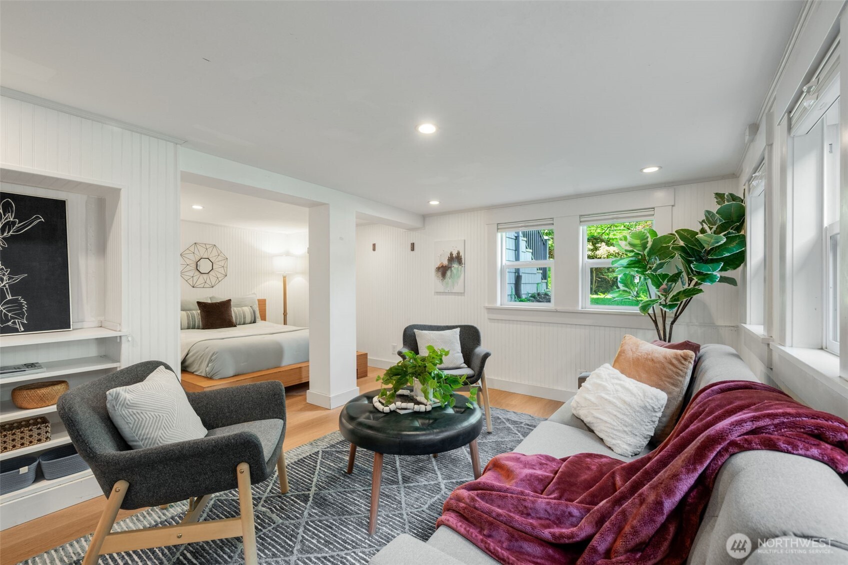 2516 3rd Avenue W, Seattle, WA 98119