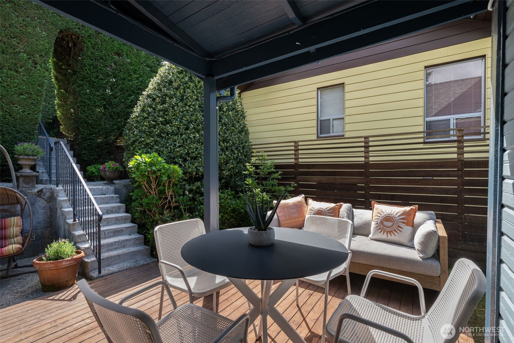 2516 3rd Avenue W, Seattle, WA 98119