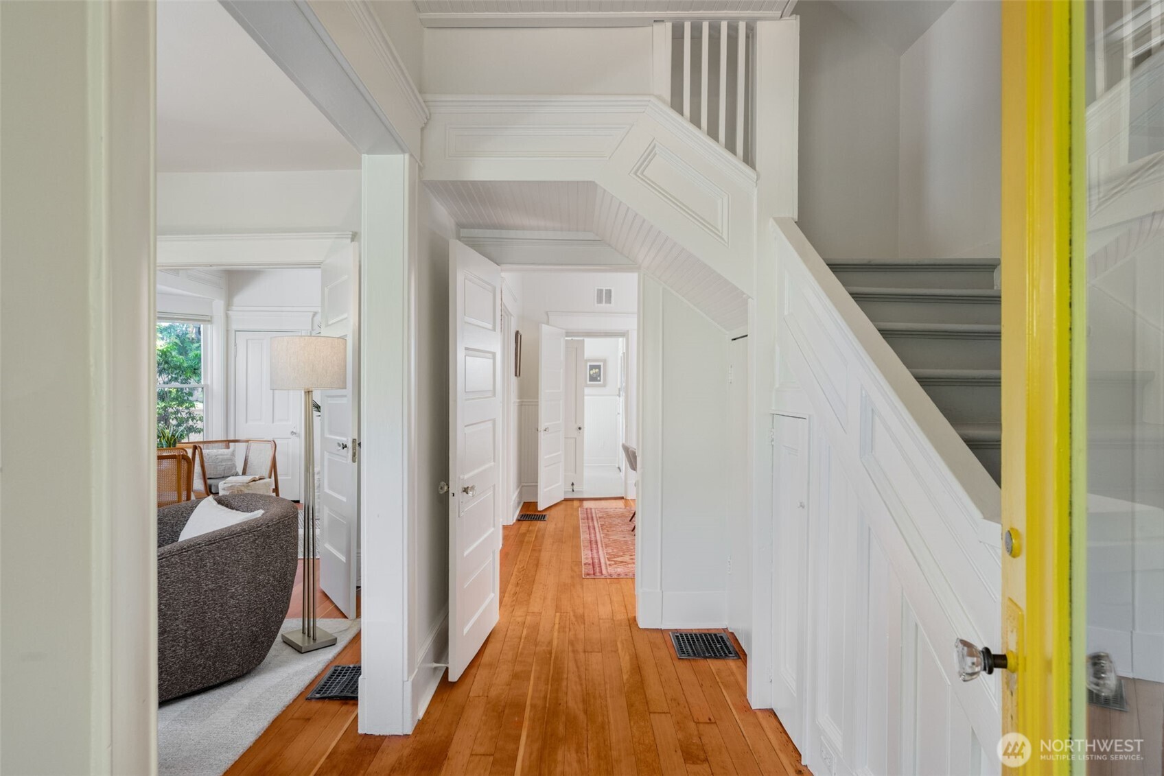 2516 3rd Avenue W, Seattle, WA 98119