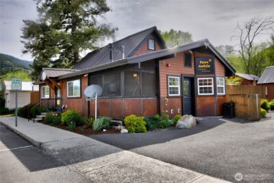 115 Johnson Street N #1,2,3, Twisp, WA 98856