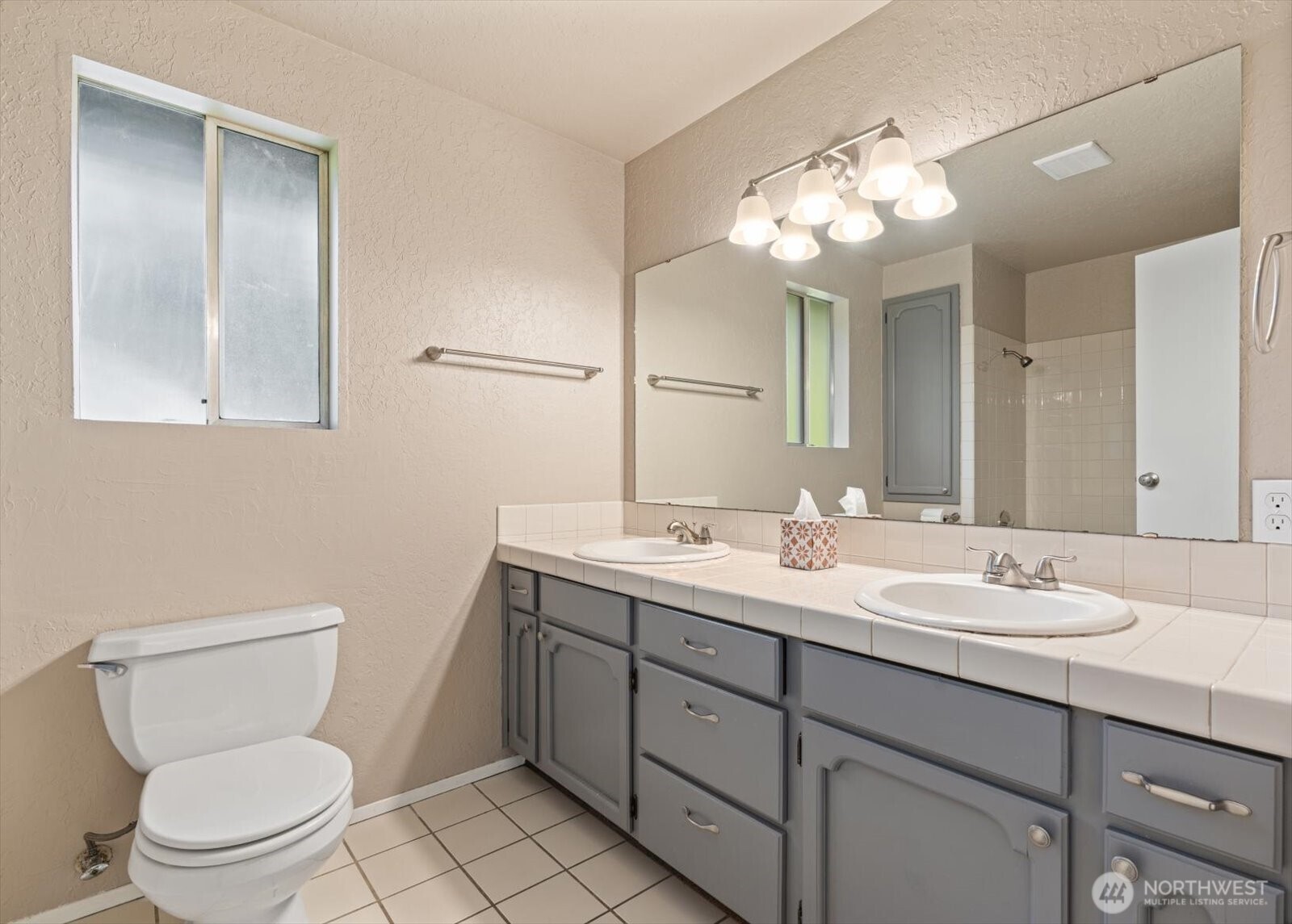 23521 3rd Avenue SE, Bothell, WA 98021-8708