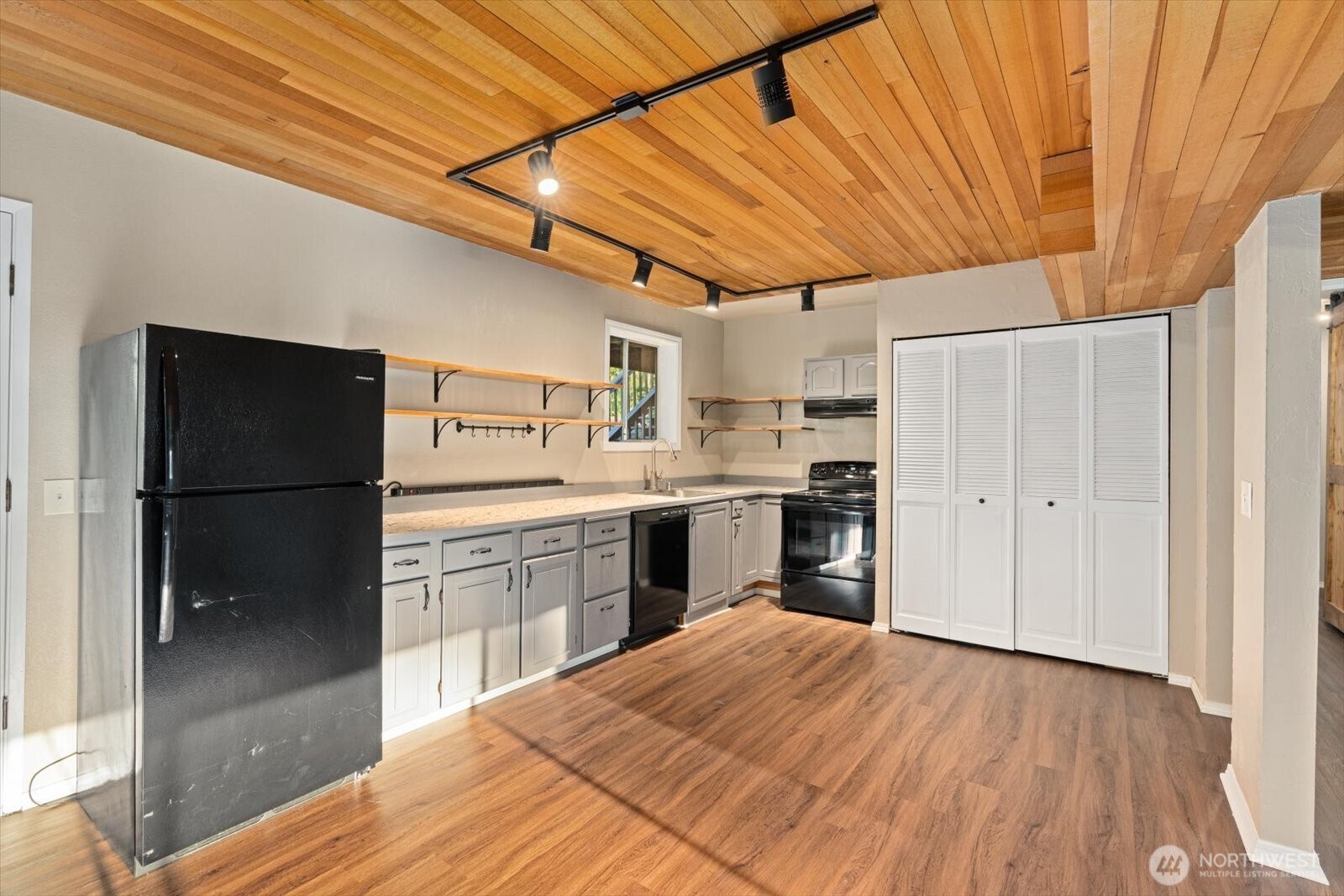 23521 3rd Avenue SE, Bothell, WA 98021-8708