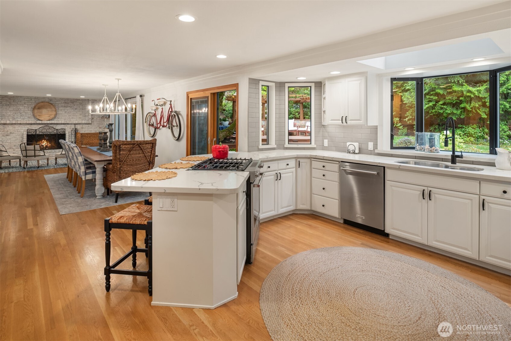 18520 NE 19th Place , Bellevue, WA 98008
