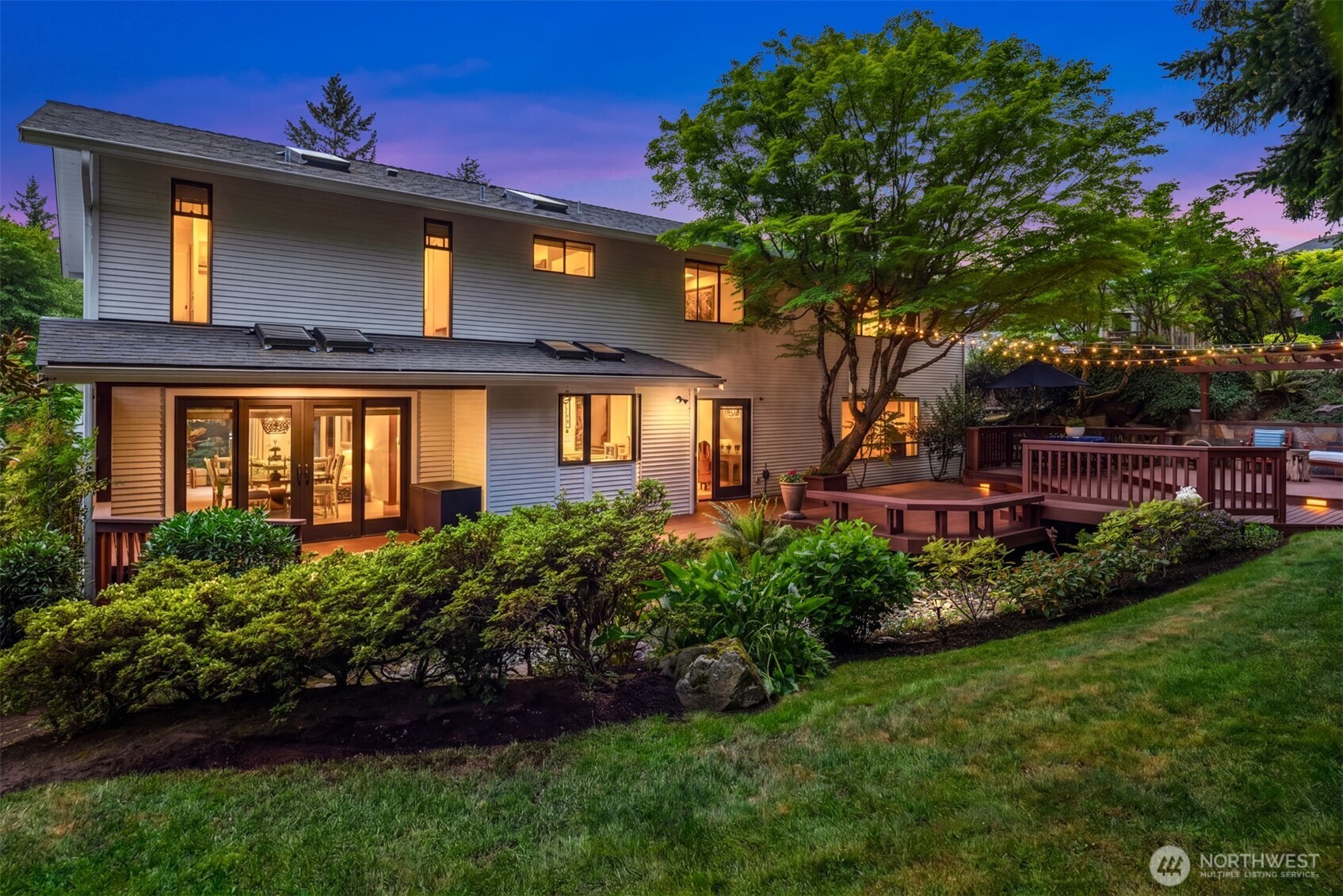 18520 NE 19th Place , Bellevue, WA 98008