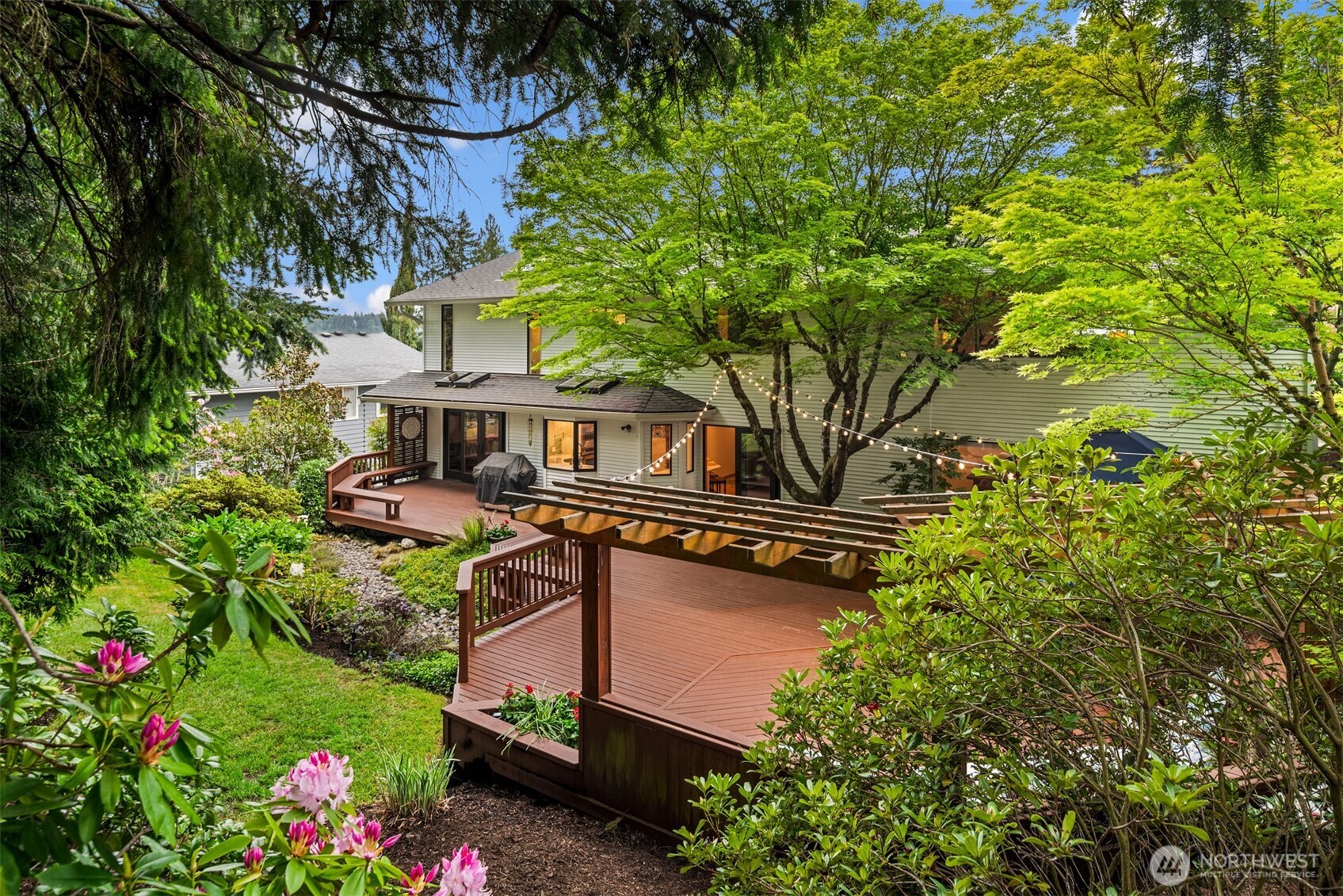 18520 NE 19th Place , Bellevue, WA 98008