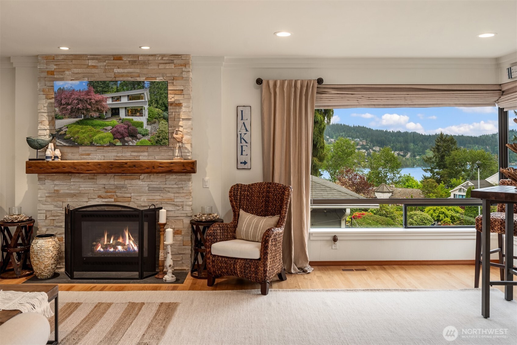 18520 NE 19th Place , Bellevue, WA 98008