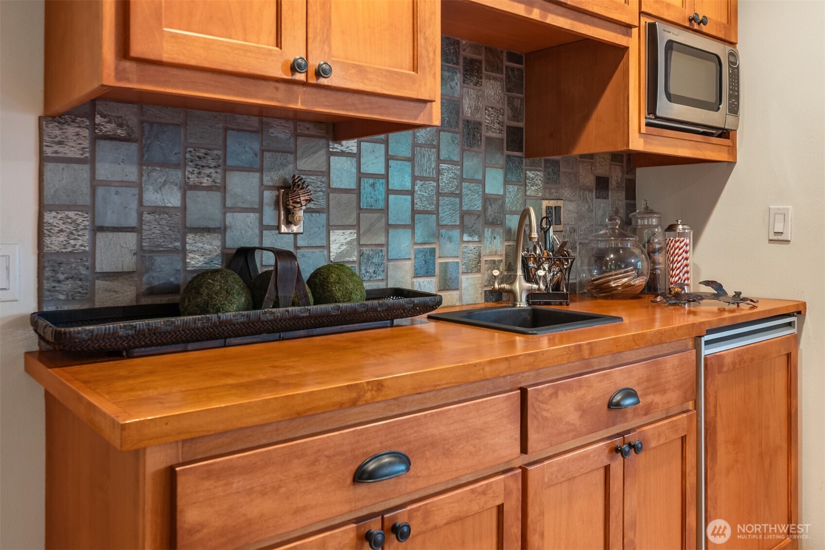 18520 NE 19th Place , Bellevue, WA 98008