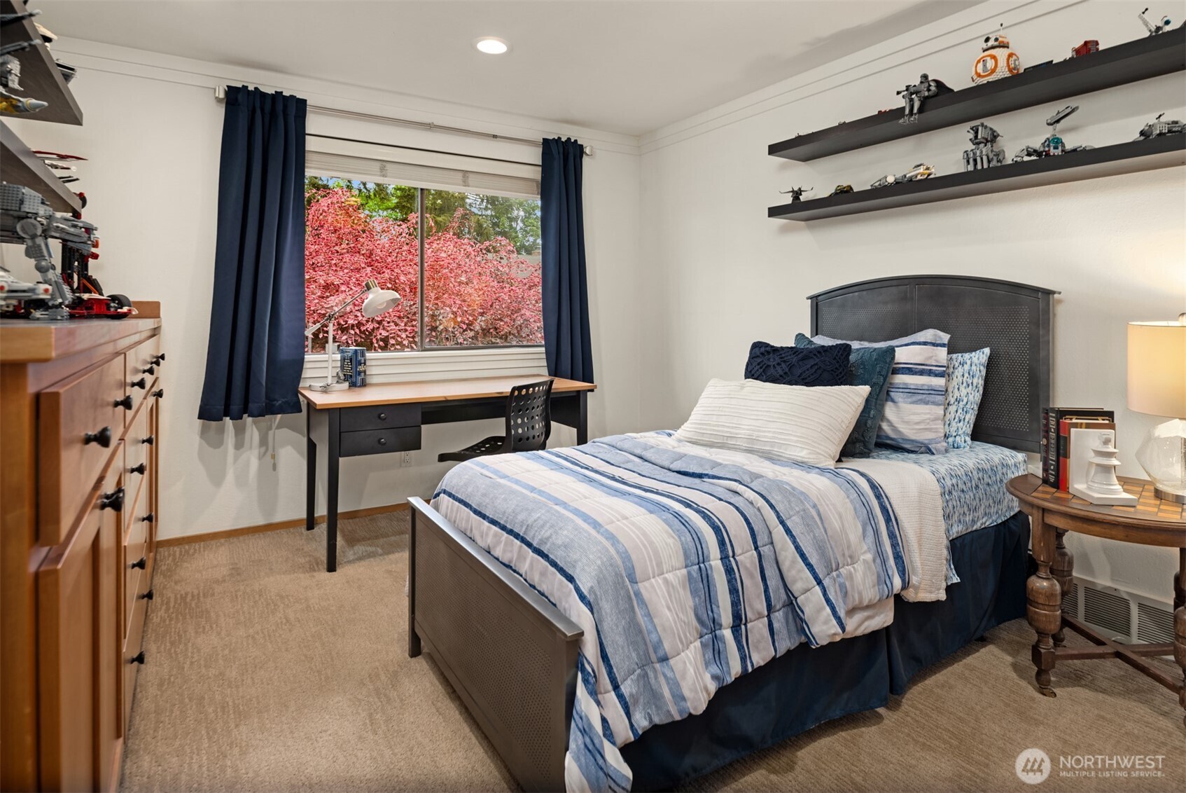 18520 NE 19th Place , Bellevue, WA 98008
