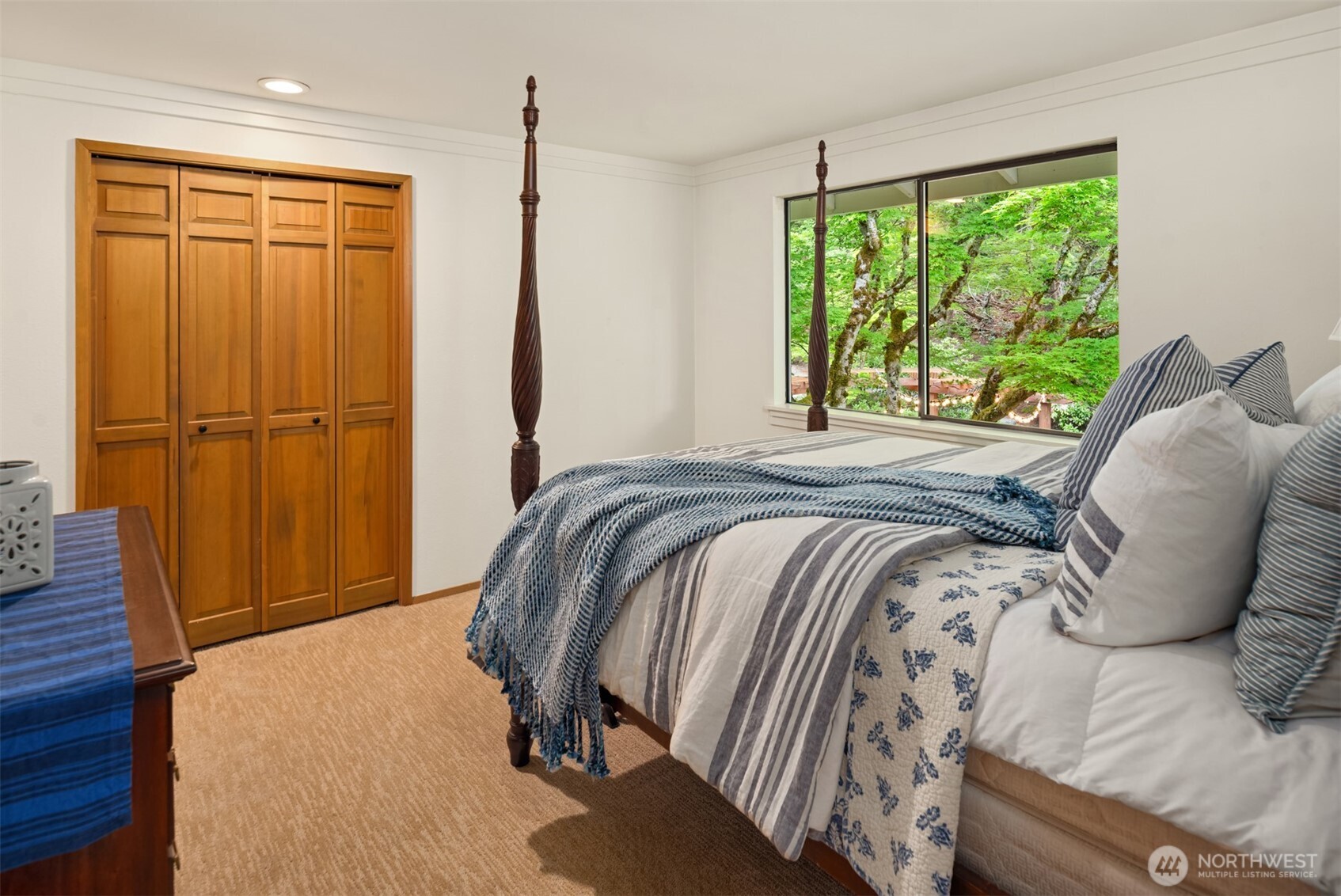 18520 NE 19th Place , Bellevue, WA 98008