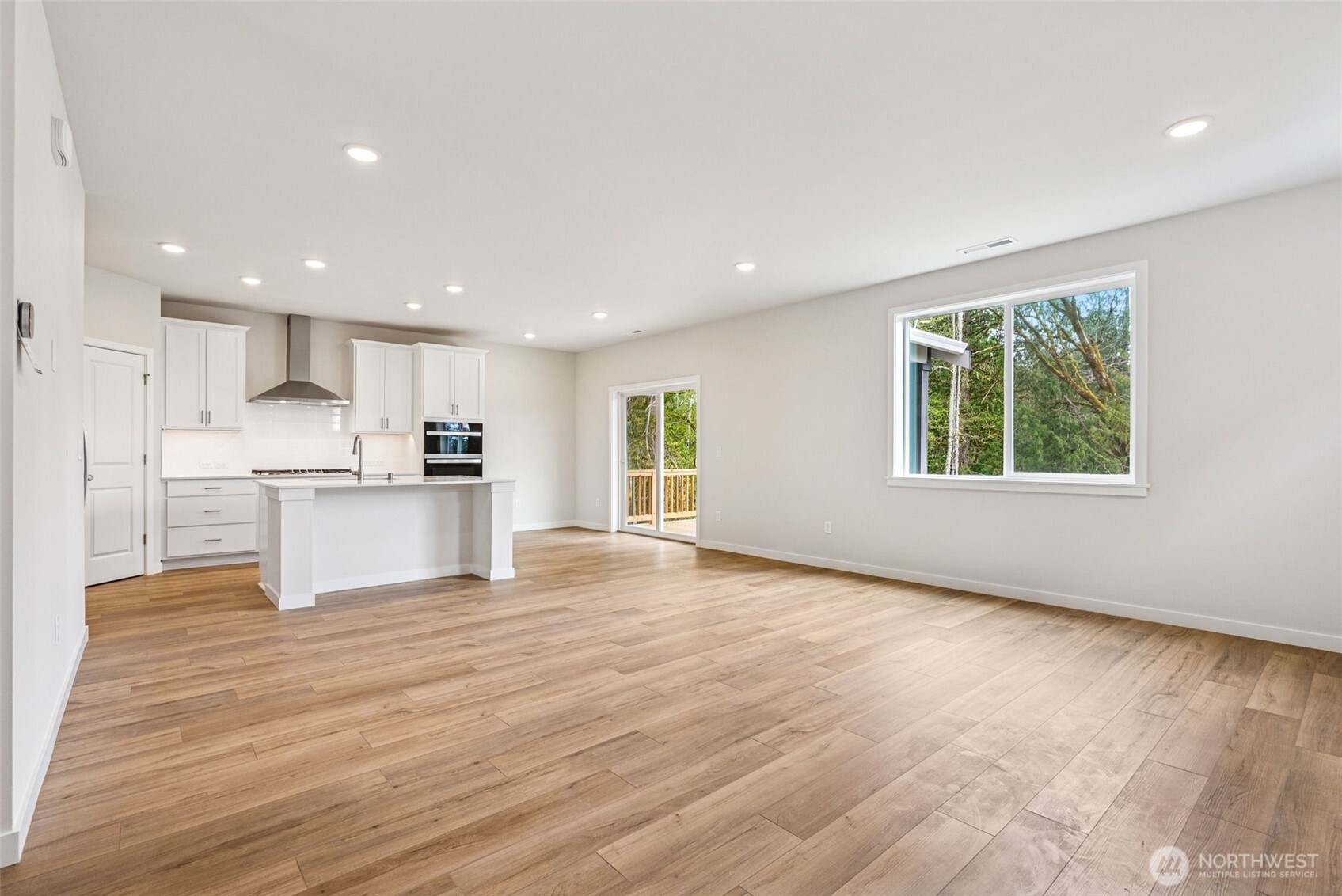 2043 NE Norseman Way , Poulsbo, WA 98370