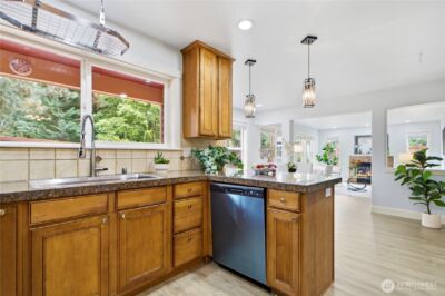 15410 Waynita Way NE, Bothell, WA 98011 - Photo 12