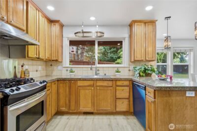 15410 Waynita Way NE, Bothell, WA 98011 - Photo 14