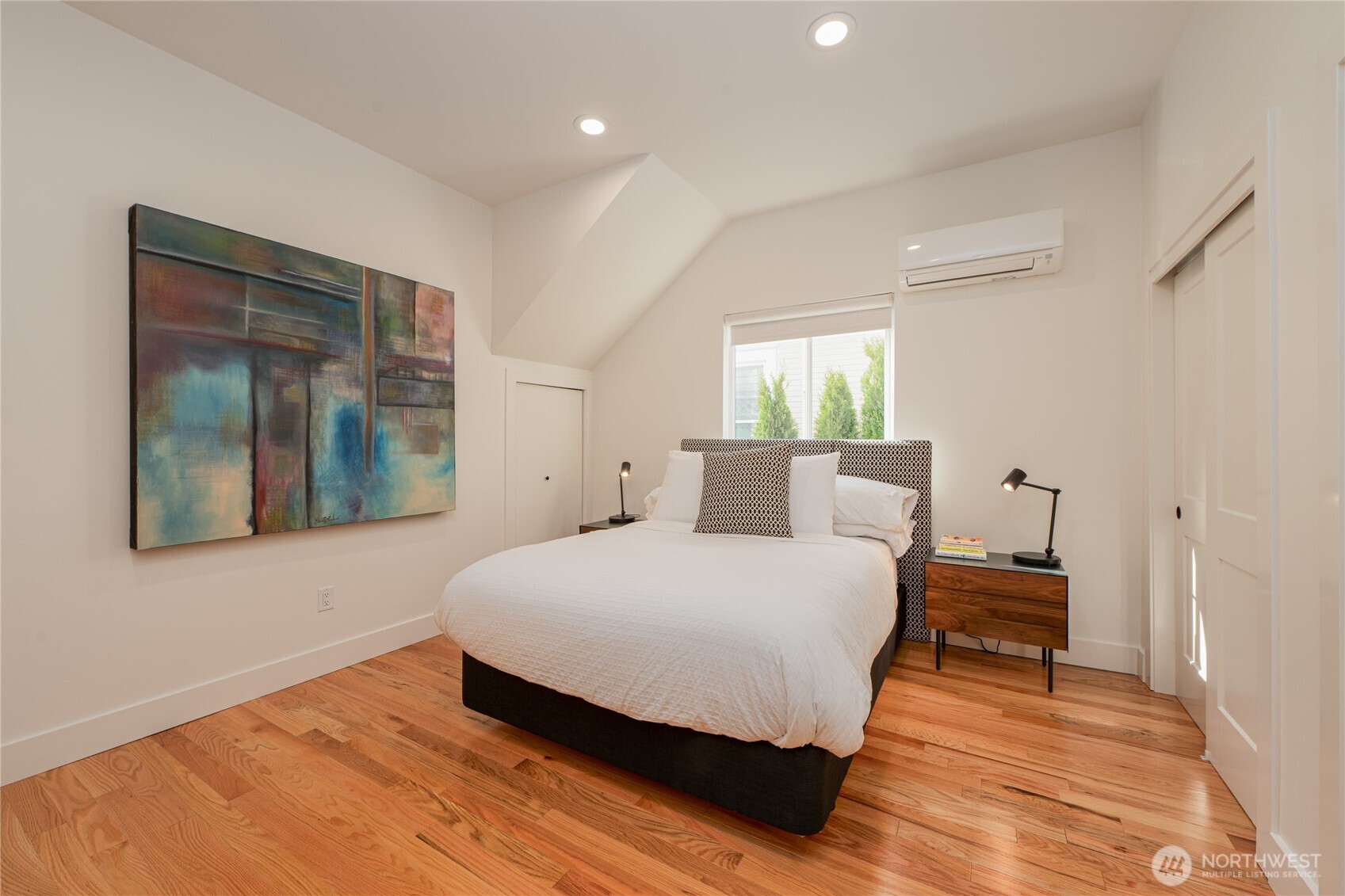 351 17th Avenue E, Seattle, WA 98112