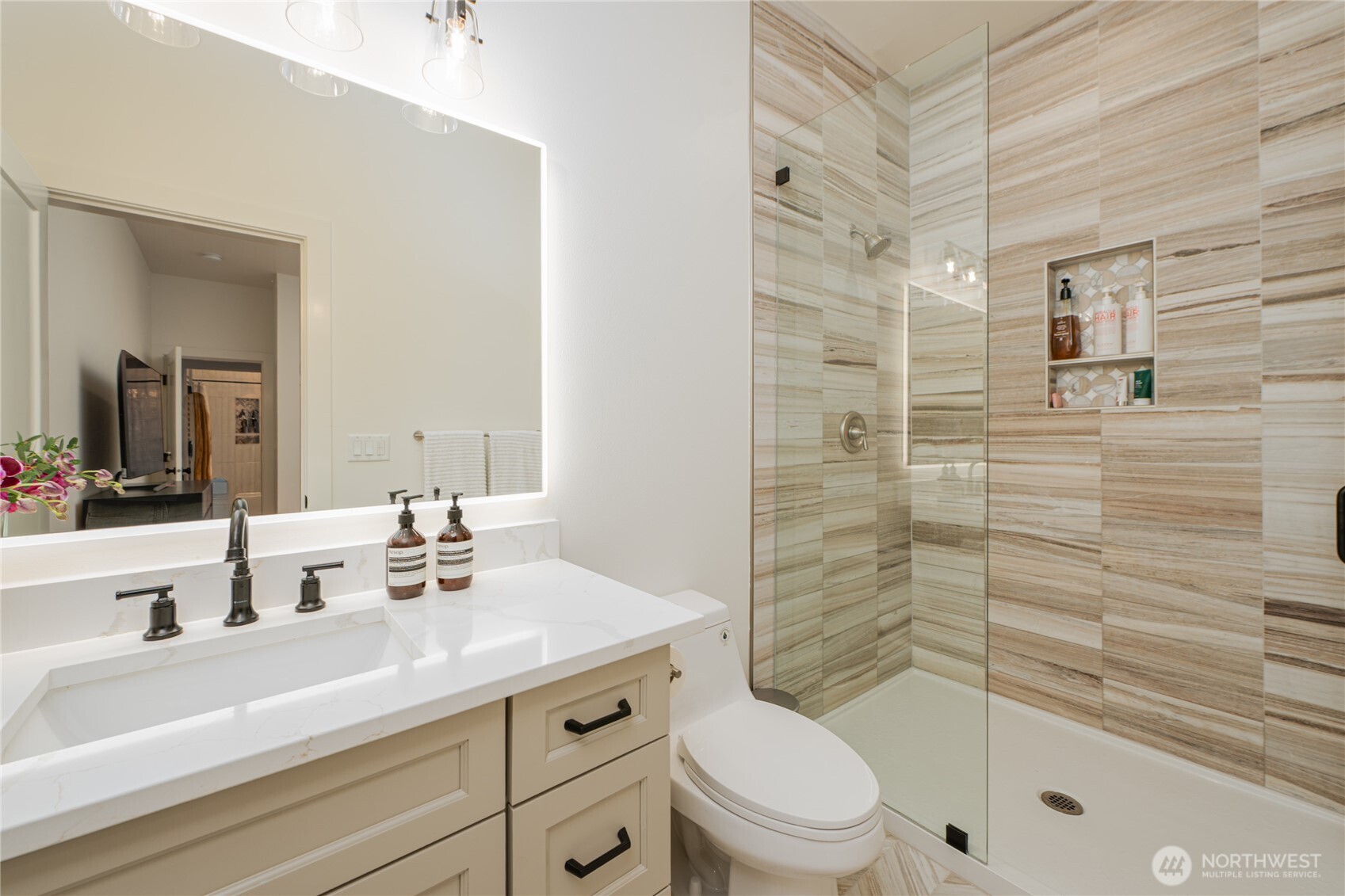 351 17th Avenue E, Seattle, WA 98112
