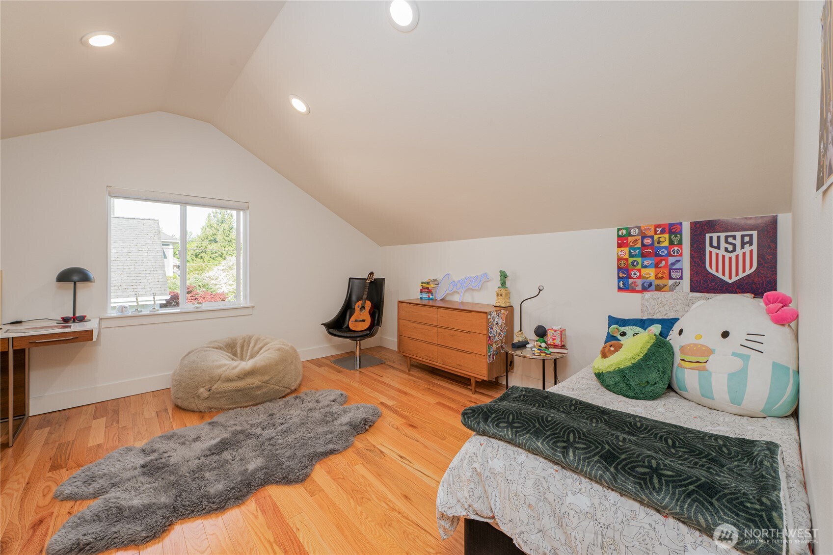351 17th Avenue E, Seattle, WA 98112