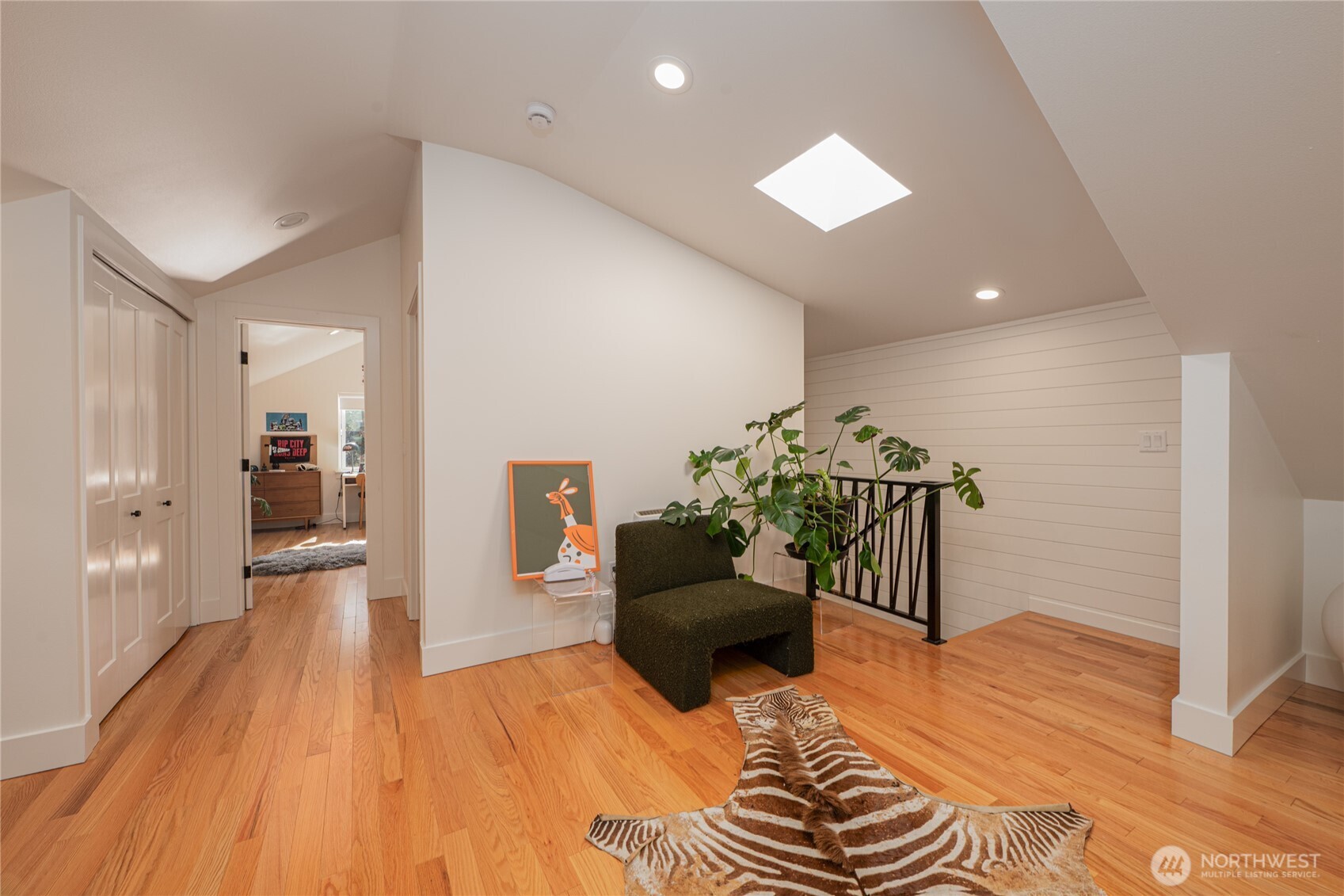 351 17th Avenue E, Seattle, WA 98112