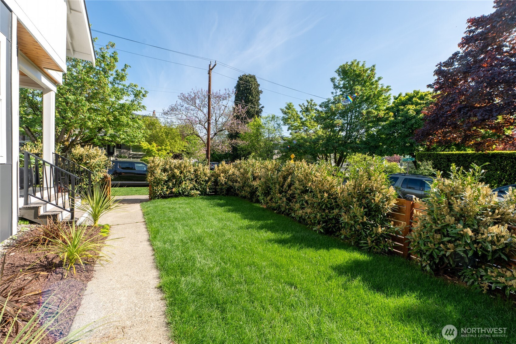 351 17th Avenue E, Seattle, WA 98112