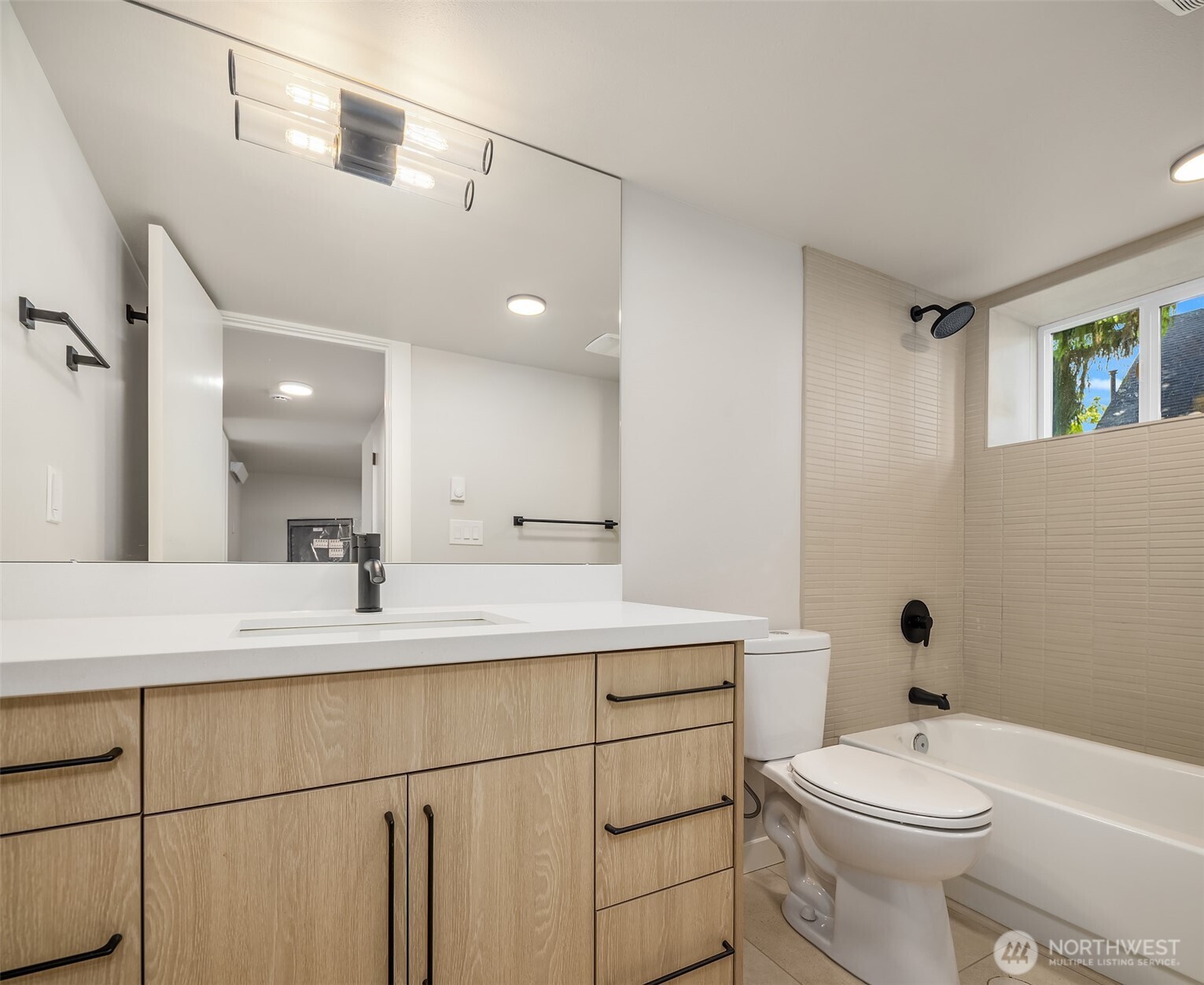 2302 E Pike Street , Seattle, WA 98122