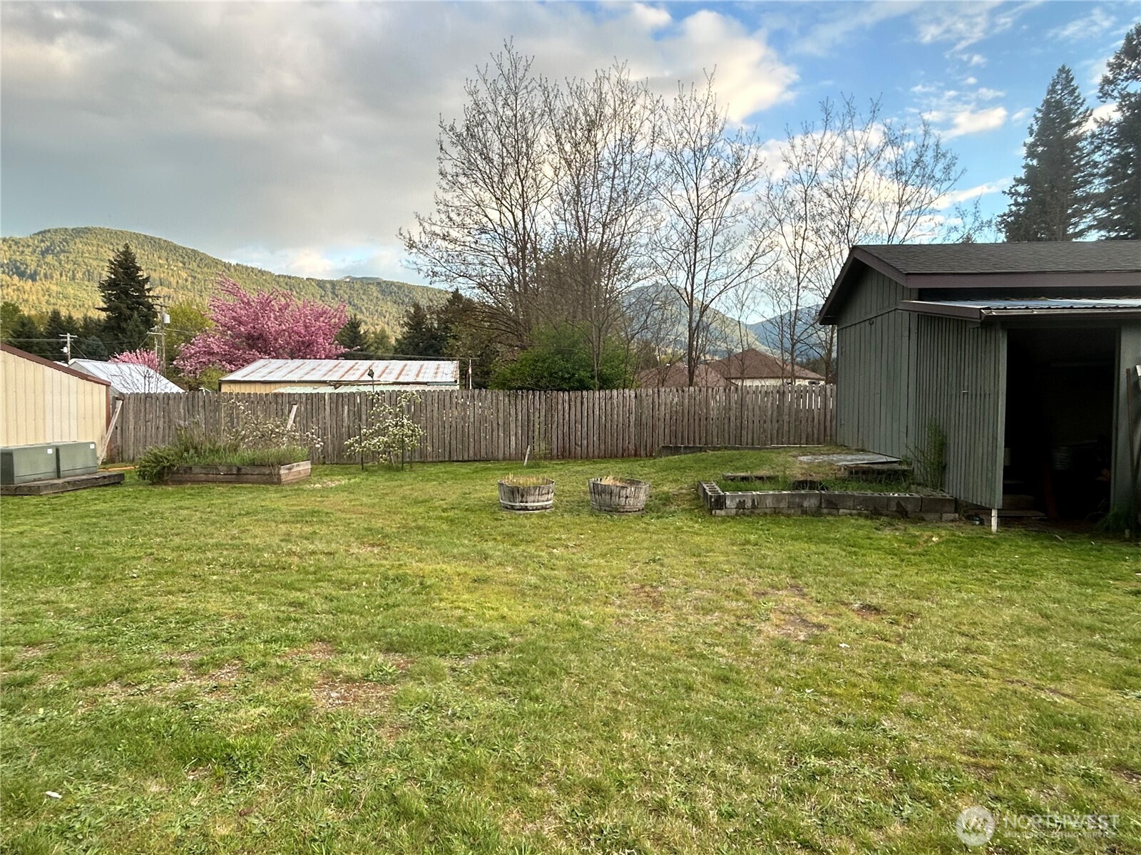 12977 US Highway 12 , Packwood, WA 98361