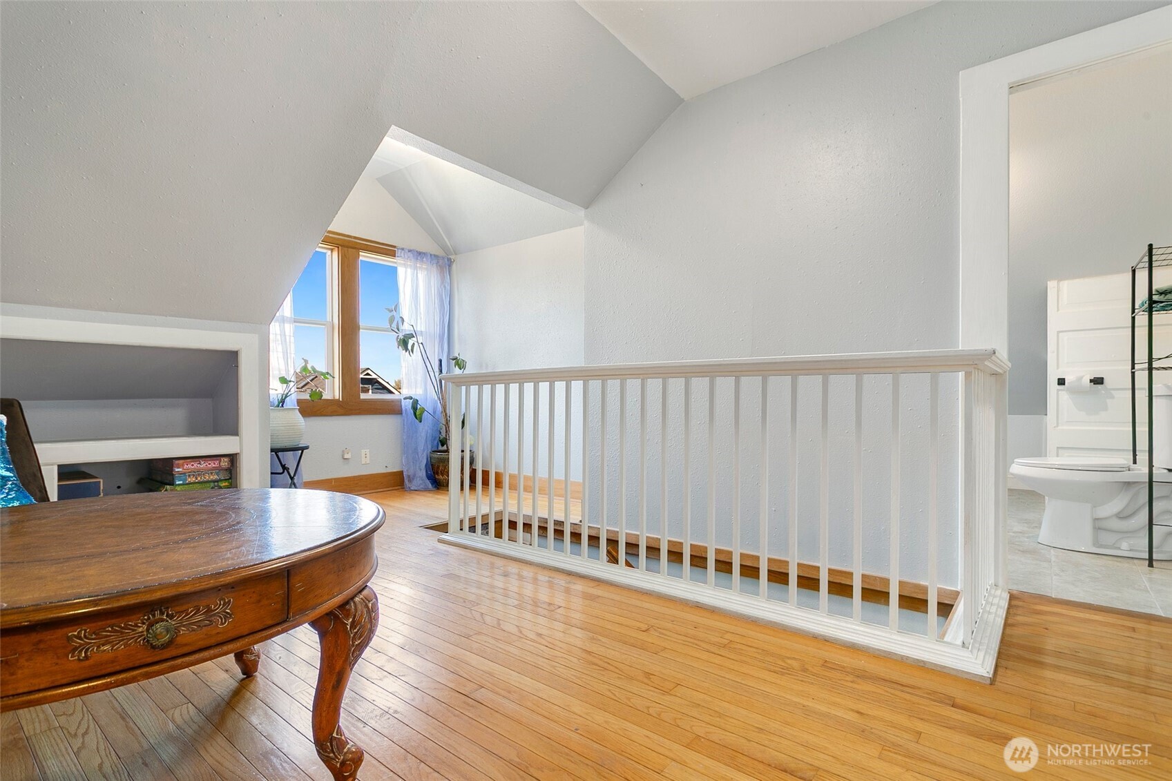812 N Steele Street , Tacoma, WA 98406