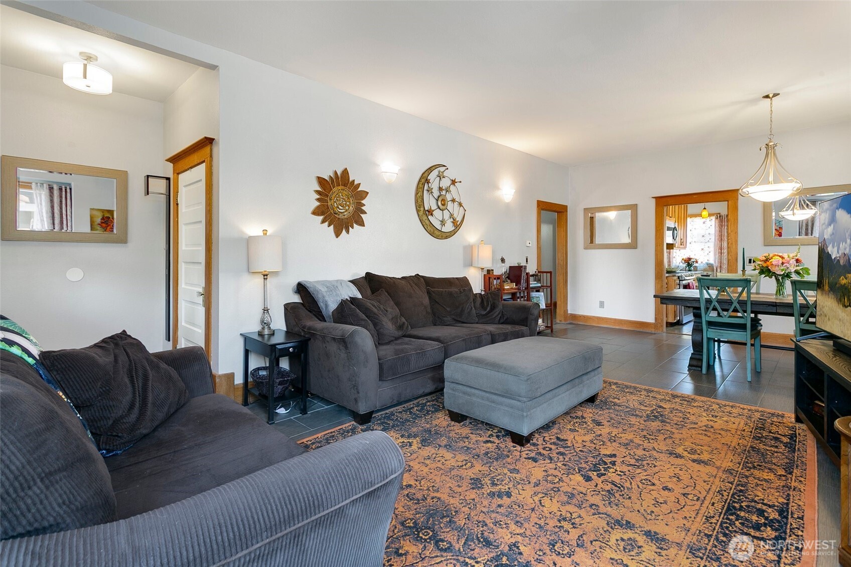 812 N Steele Street , Tacoma, WA 98406