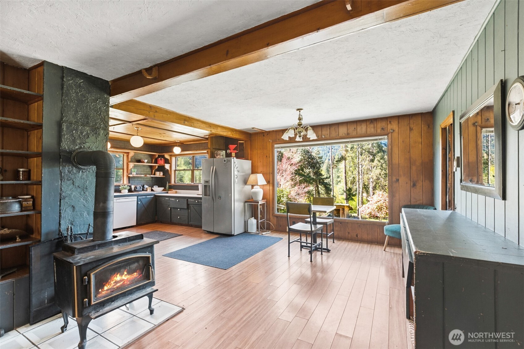 2252 Black Diamond Road , Port Angeles, WA 98363