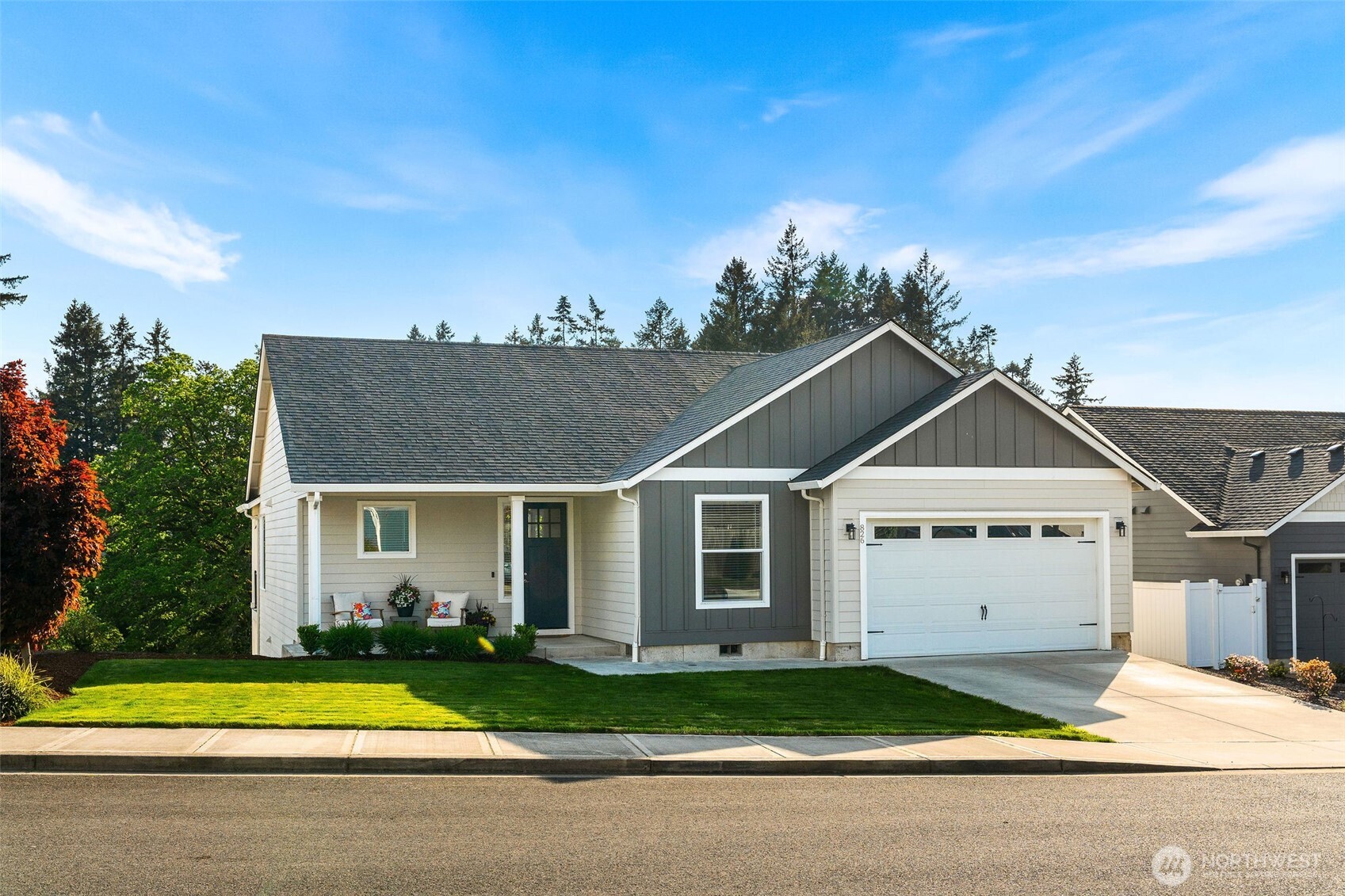 826 W Golden Eagle Avenue , La Center, WA 98629