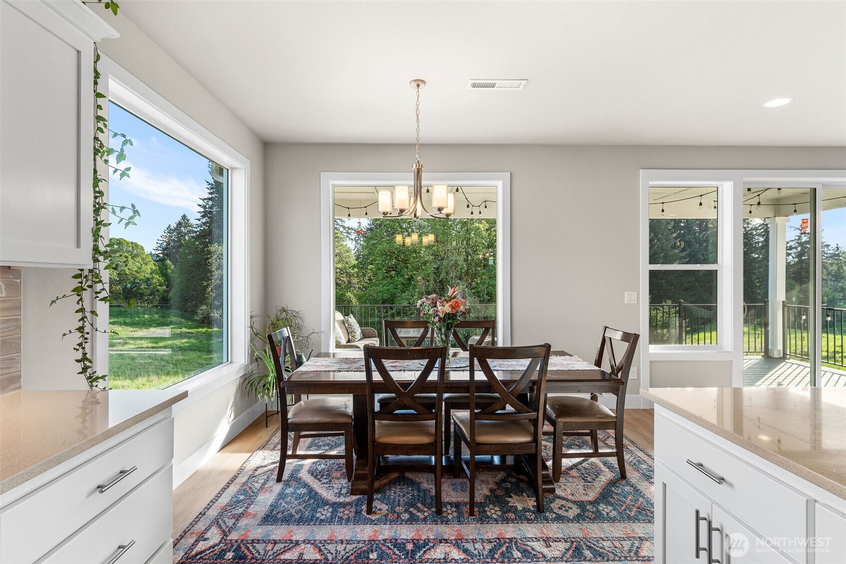 826 W Golden Eagle Avenue , La Center, WA 98629