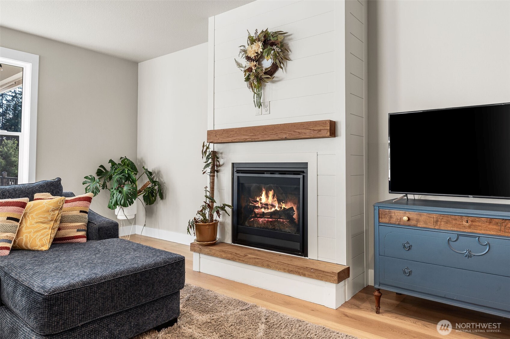 826 W Golden Eagle Avenue , La Center, WA 98629