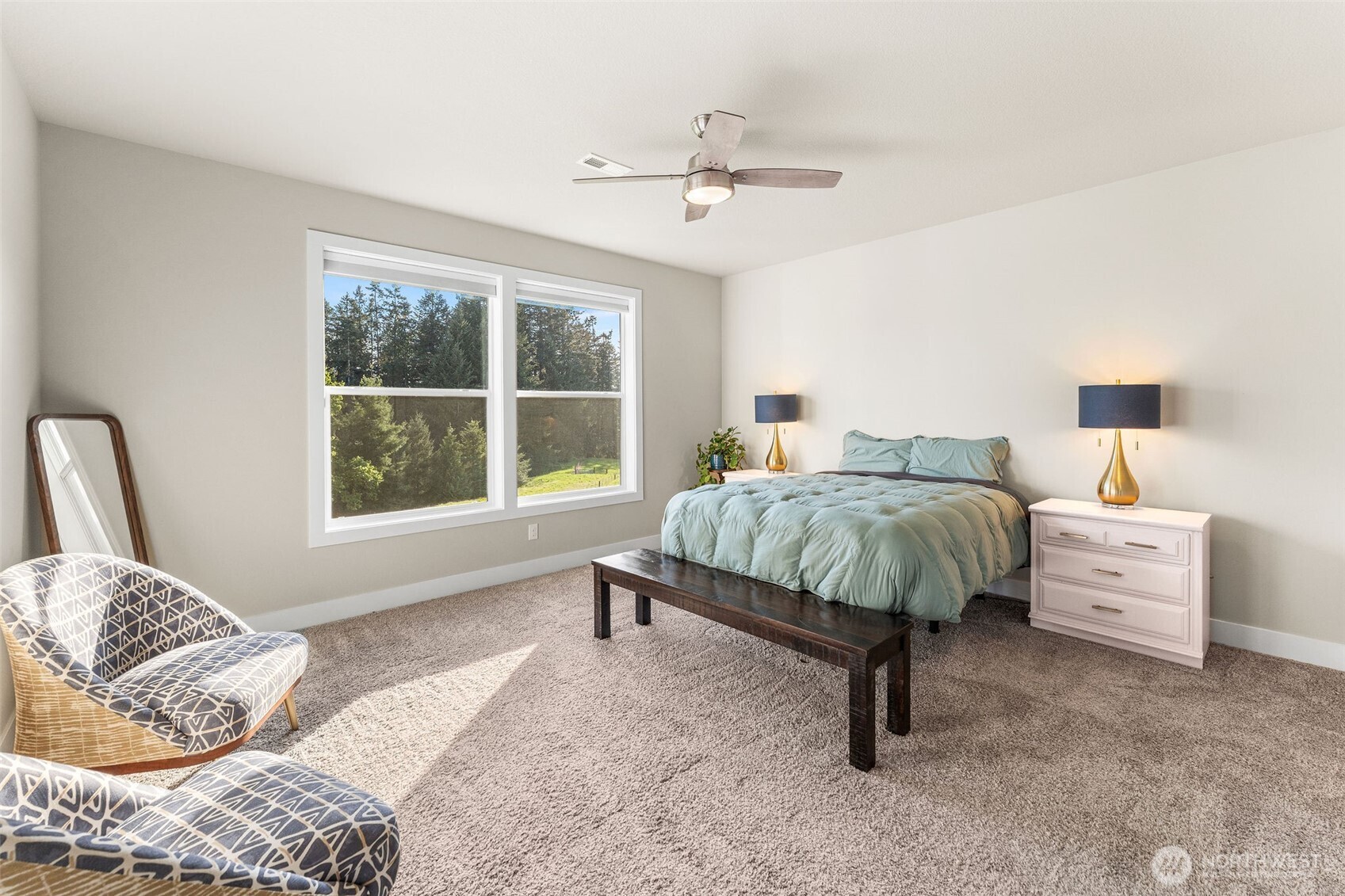 826 W Golden Eagle Avenue , La Center, WA 98629