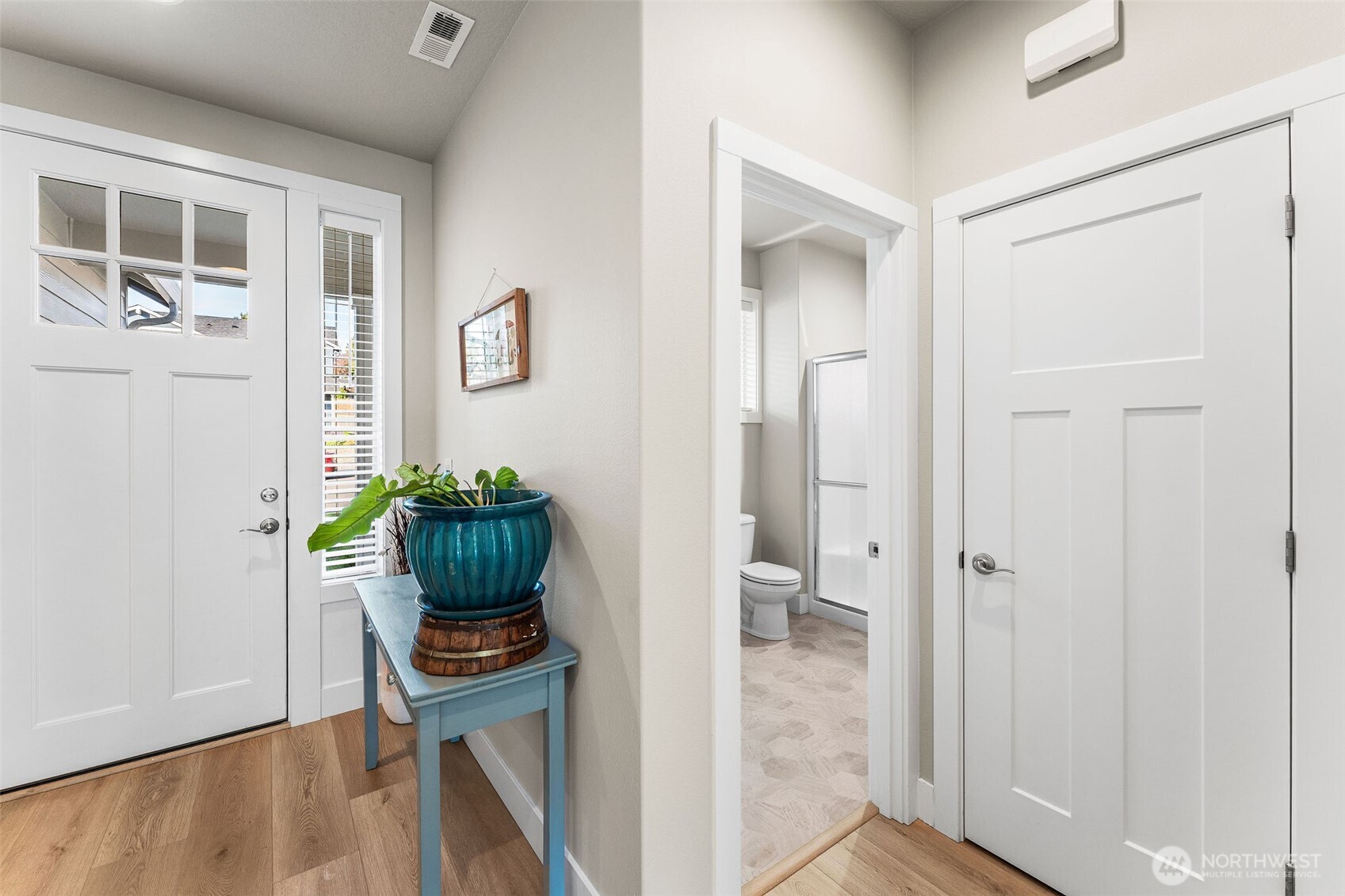 826 W Golden Eagle Avenue , La Center, WA 98629