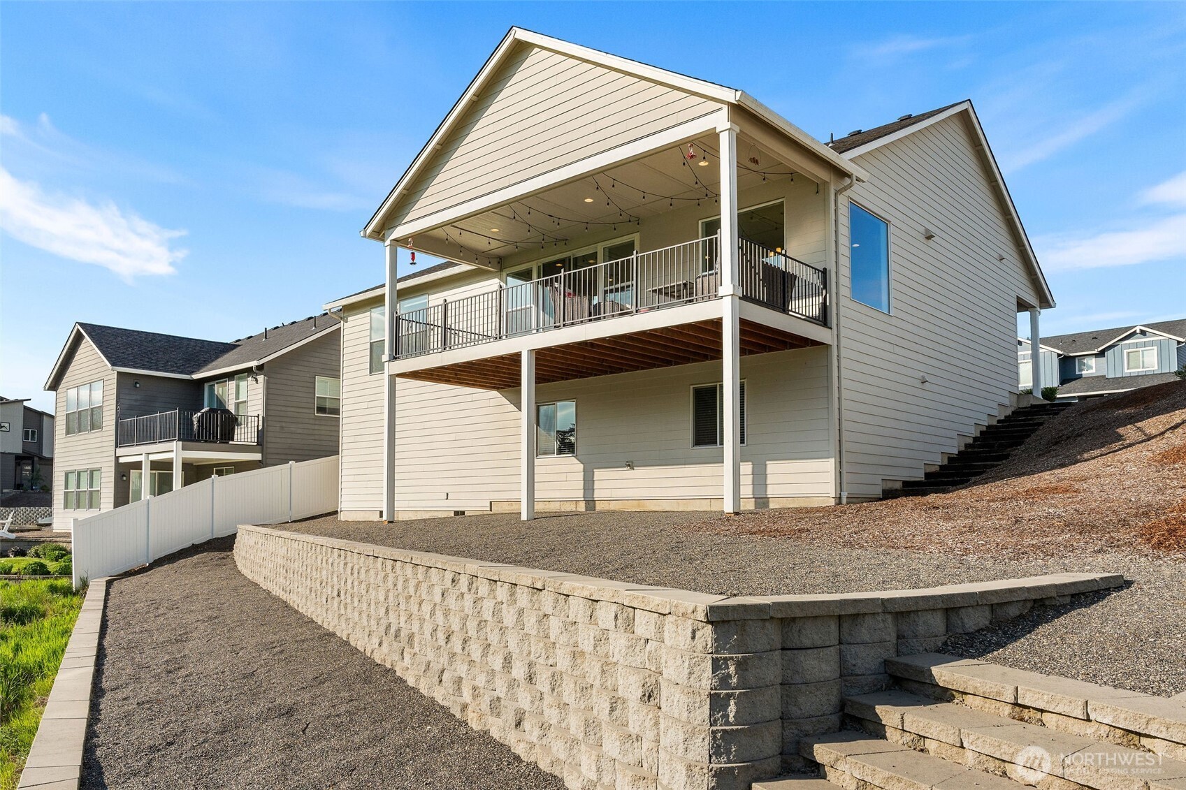 826 W Golden Eagle Avenue , La Center, WA 98629