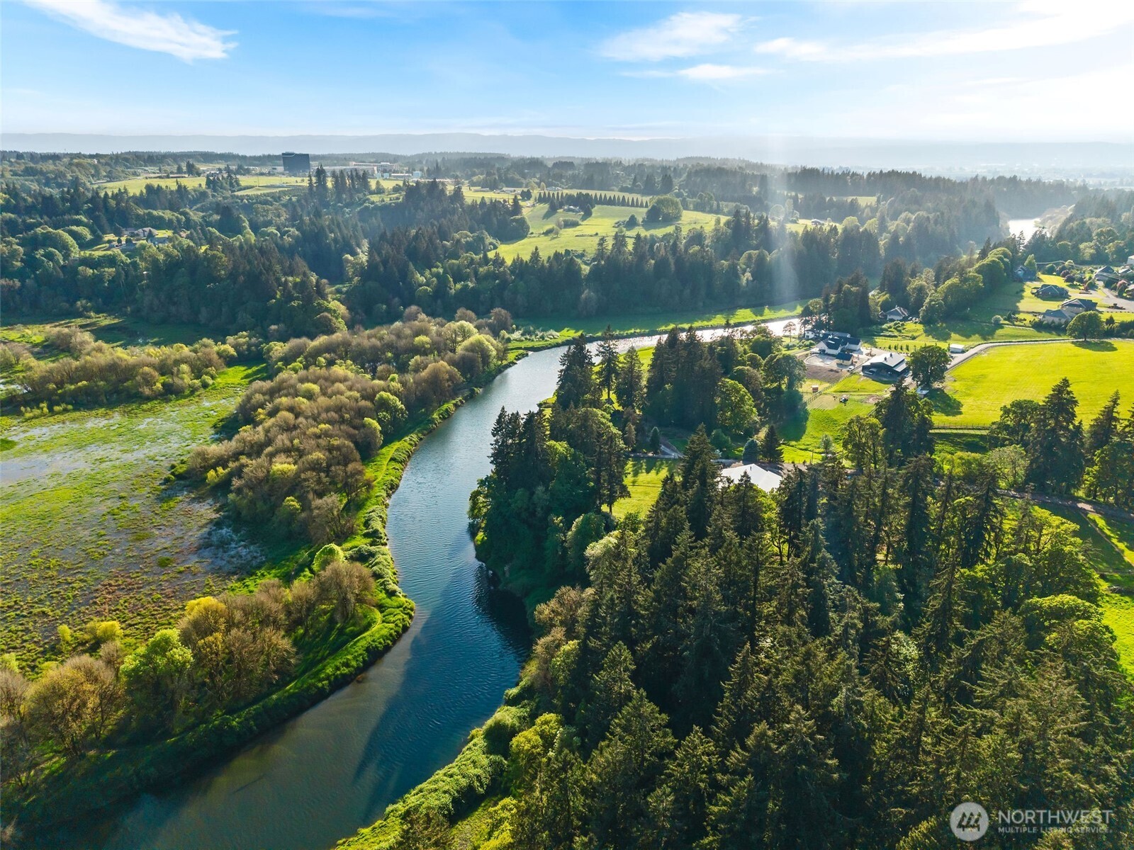826 W Golden Eagle Avenue , La Center, WA 98629