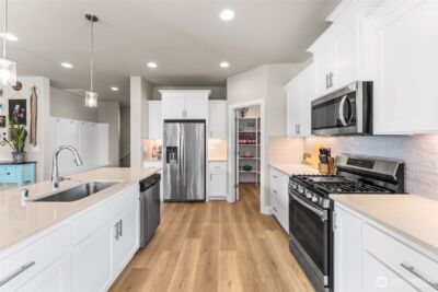 826 W Golden Eagle Avenue , La Center, WA 98629 - Photo 9