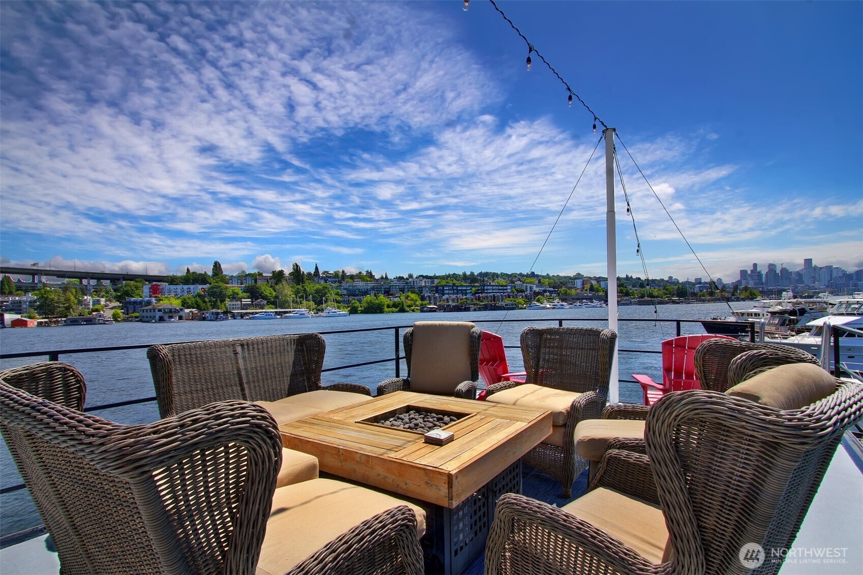 2401 N Northlake Way #B13, Seattle, WA 98103