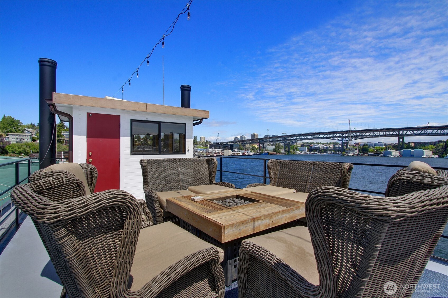 2401 N Northlake Way #B13, Seattle, WA 98103