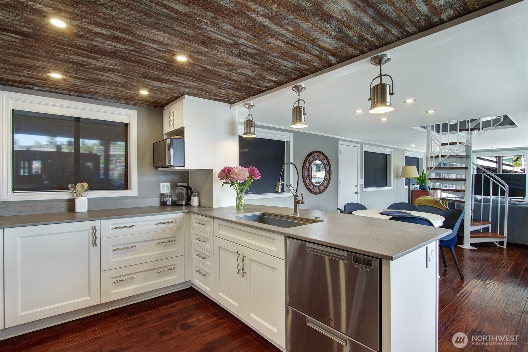 2401 N Northlake Way #B13, Seattle, WA 98103