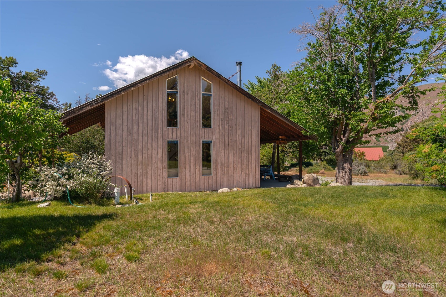245 Lakeview Avenue , Orondo, WA 98843