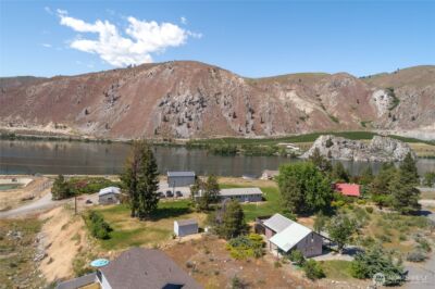 245 Lakeview Avenue , Orondo, WA 98843 - Photo 2