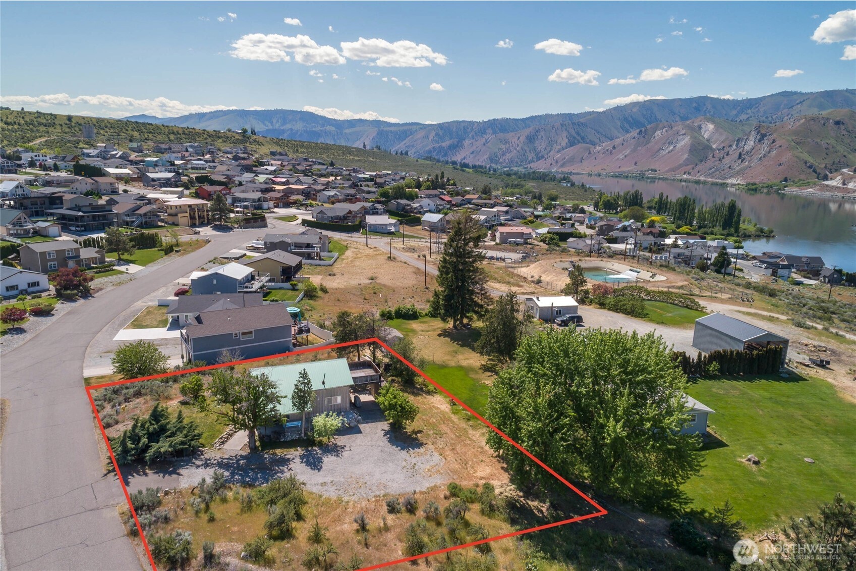 245 Lakeview Avenue , Orondo, WA 98843