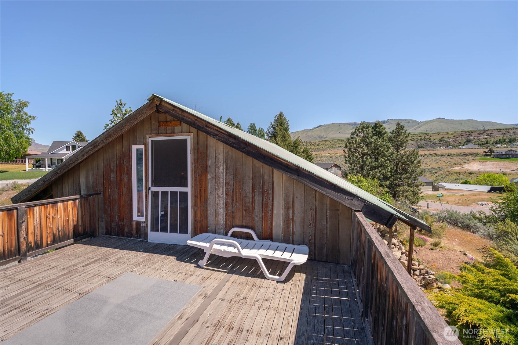 245 Lakeview Avenue , Orondo, WA 98843
