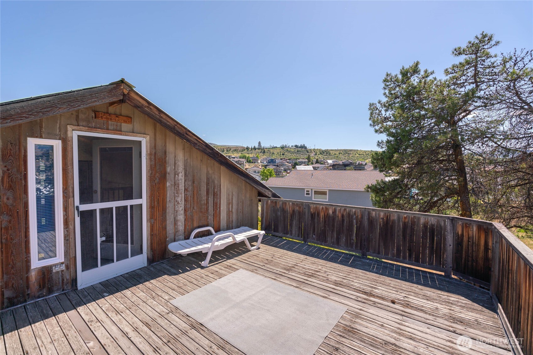 245 Lakeview Avenue , Orondo, WA 98843