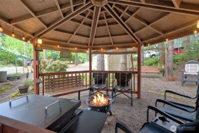 1261 E Lakeshore Drive W, Shelton, WA 98584